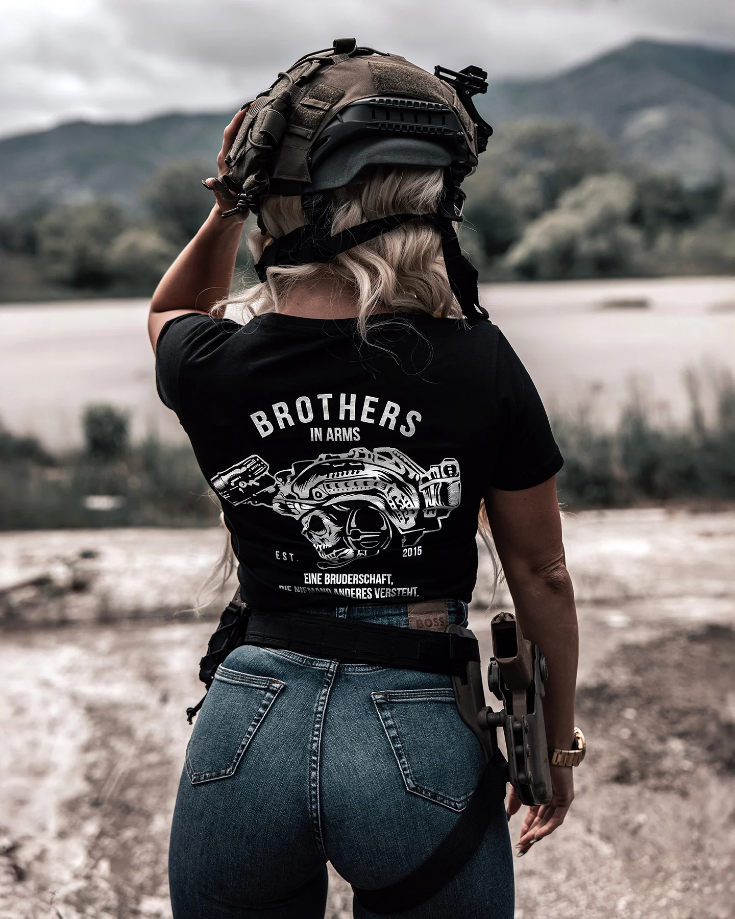 Team Women's Shirt - Image 7
